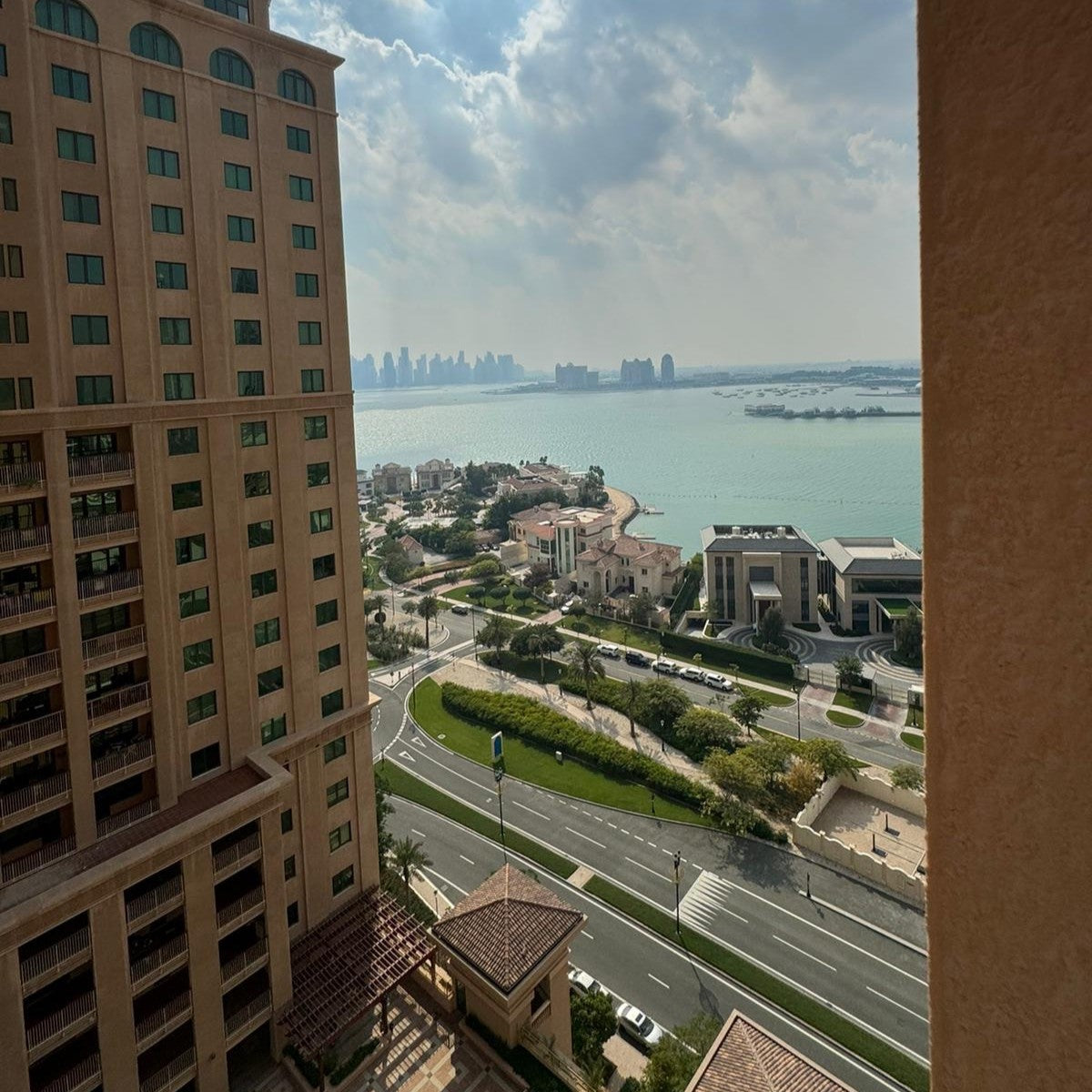 Enjoy upscale living at The Pearl with this Porto Arabia apartment — featuring beach access, wellness amenities, and elegant interiors in the heart of Doha.